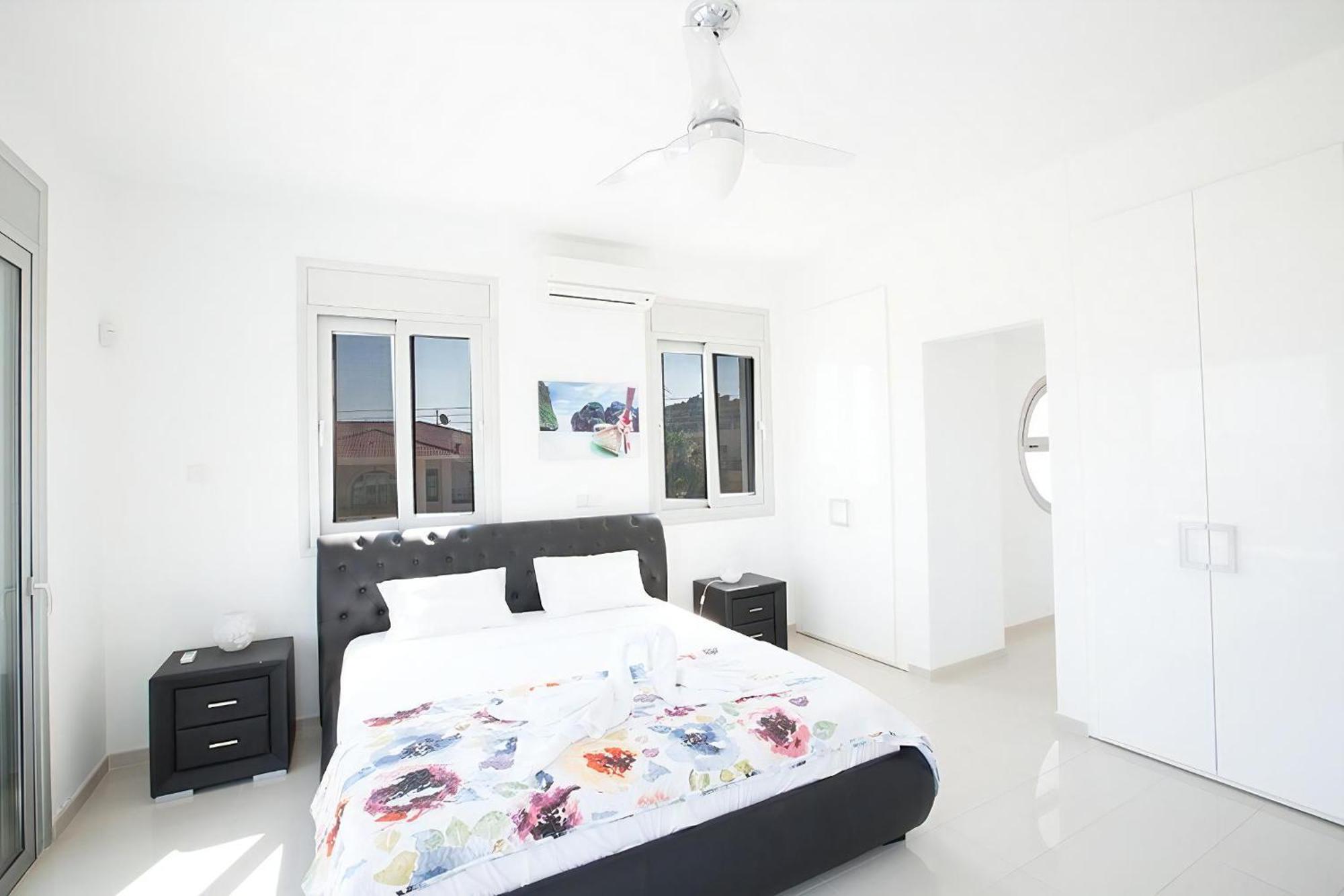 Villa Protara Chrysos - Beautiful 5 Bedroom Protaras Villa - Walking Distance To Fig Tree Bay Dış mekan fotoğraf